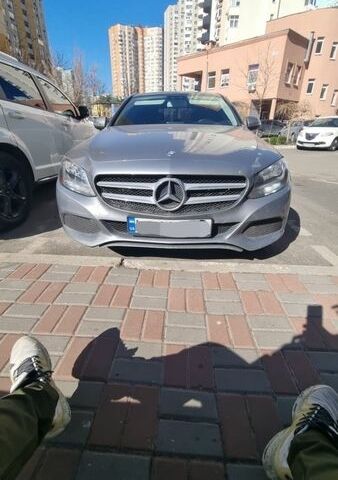 Серый Мерседес Ц-Класс, объемом двигателя 2 л и пробегом 157 тыс. км за 15600 $, фото 1 на Automoto.ua