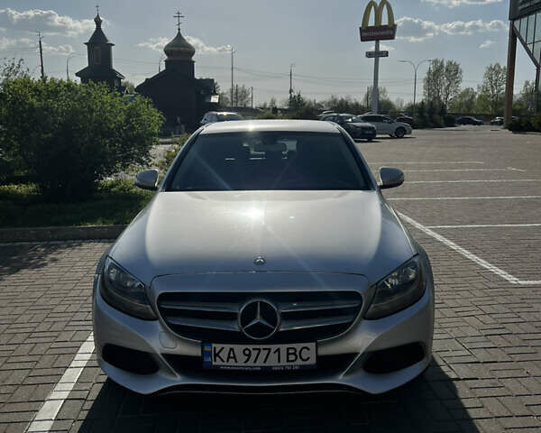 Сірий Мерседес Ц-Клас, об'ємом двигуна 1.99 л та пробігом 175 тис. км за 17000 $, фото 1 на Automoto.ua
