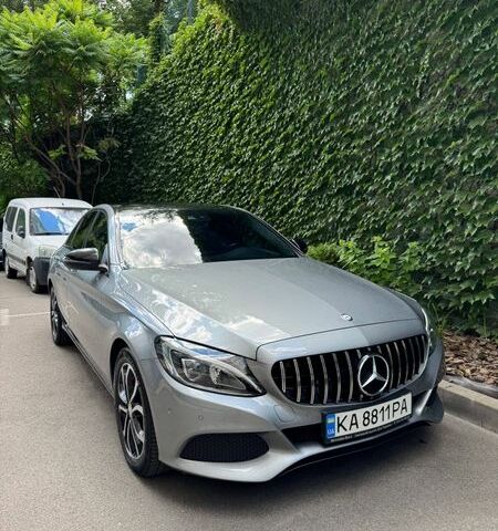 Сірий Мерседес Ц-Клас, об'ємом двигуна 2.2 л та пробігом 141 тис. км за 26000 $, фото 1 на Automoto.ua