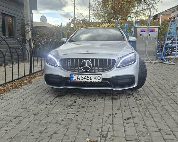 Серый Мерседес Ц-Класс, объемом двигателя 2 л и пробегом 159 тыс. км за 25000 $, фото 1 на Automoto.ua