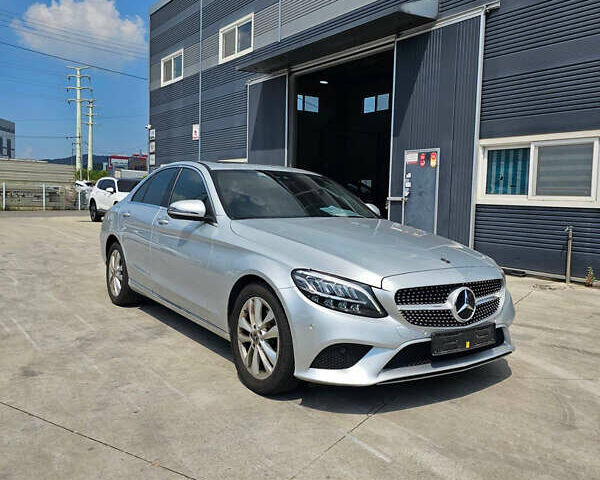 Сірий Мерседес Ц-Клас, об'ємом двигуна 1.95 л та пробігом 123 тис. км за 26950 $, фото 1 на Automoto.ua