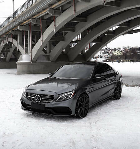 Серый Мерседес Ц-Класс, объемом двигателя 3 л и пробегом 120 тыс. км за 32500 $, фото 1 на Automoto.ua