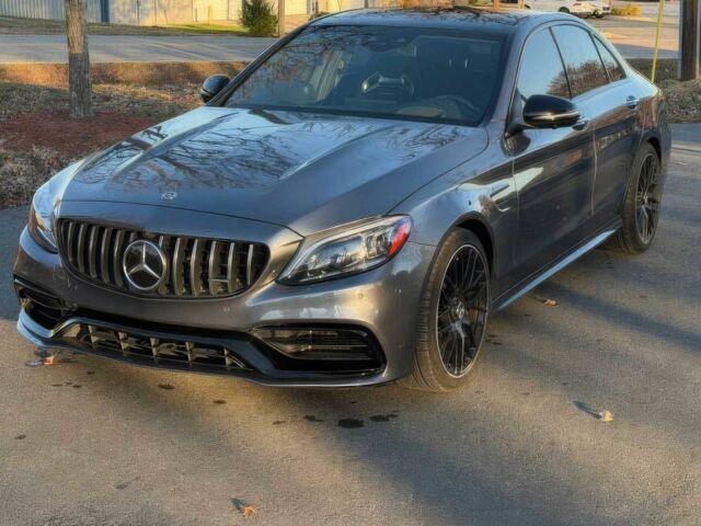 Серый Мерседес Ц-Класс, объемом двигателя 4 л и пробегом 32 тыс. км за 19900 $, фото 1 на Automoto.ua