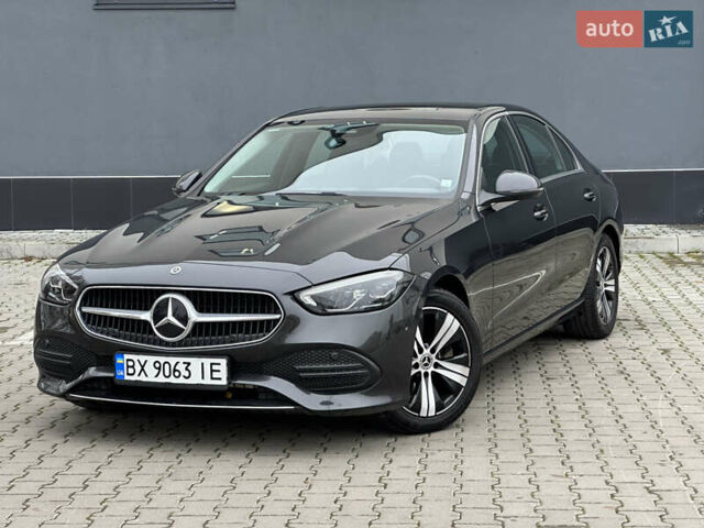 Серый Мерседес Ц-Класс, объемом двигателя 2 л и пробегом 170 тыс. км за 43900 $, фото 1 на Automoto.ua