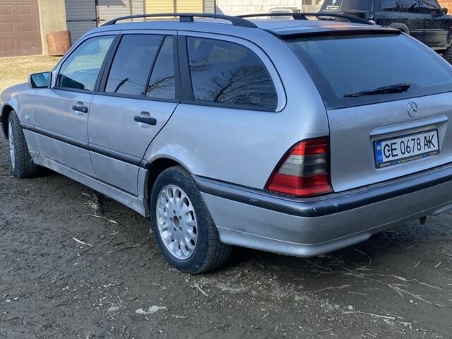 Серый Мерседес Ц-Класс, объемом двигателя 1.8 л и пробегом 300 тыс. км за 2200 $, фото 1 на Automoto.ua