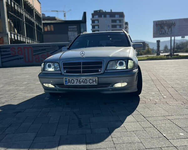 Сірий Мерседес Ц-Клас, об'ємом двигуна 1.8 л та пробігом 445 тис. км за 3600 $, фото 1 на Automoto.ua