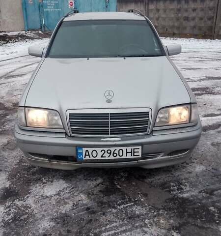 Сірий Мерседес Ц-Клас, об'ємом двигуна 2.2 л та пробігом 364 тис. км за 2200 $, фото 1 на Automoto.ua