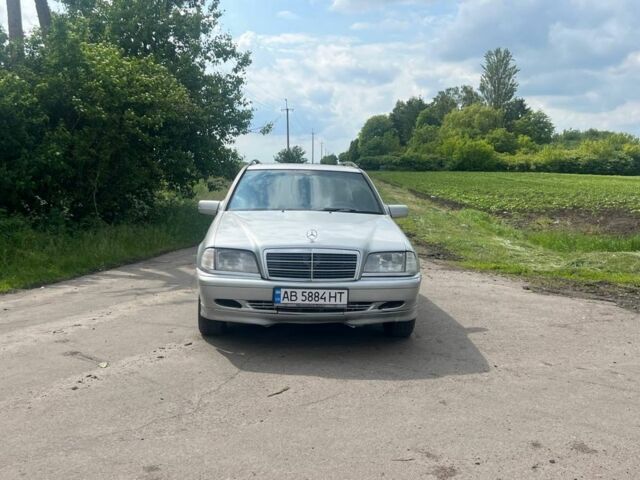 Сірий Мерседес Ц-Клас, об'ємом двигуна 1.8 л та пробігом 400 тис. км за 2200 $, фото 1 на Automoto.ua