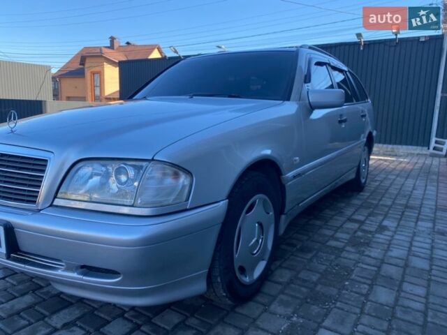 Серый Мерседес Ц-Класс, объемом двигателя 2.15 л и пробегом 320 тыс. км за 5000 $, фото 1 на Automoto.ua