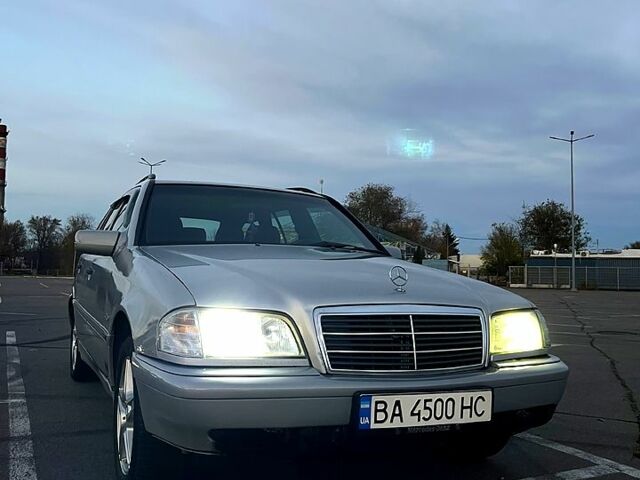 Сірий Мерседес Ц-Клас, об'ємом двигуна 2.1 л та пробігом 475 тис. км за 3300 $, фото 1 на Automoto.ua