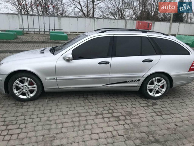 Сірий Мерседес Ц-Клас, об'ємом двигуна 2 л та пробігом 316 тис. км за 3800 $, фото 1 на Automoto.ua