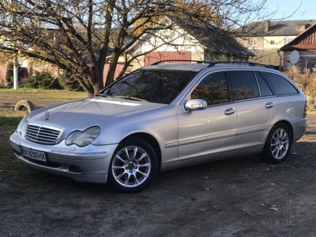 Серый Мерседес Ц-Класс, объемом двигателя 2.7 л и пробегом 435 тыс. км за 4700 $, фото 1 на Automoto.ua