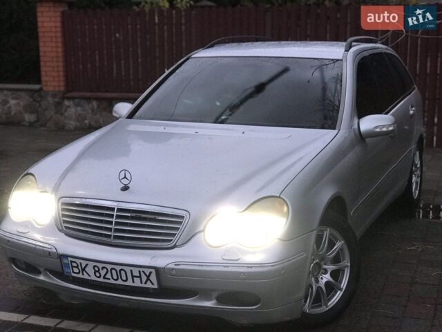 Сірий Мерседес Ц-Клас, об'ємом двигуна 2.7 л та пробігом 455 тис. км за 4499 $, фото 1 на Automoto.ua