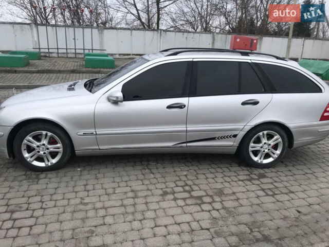 Сірий Мерседес Ц-Клас, об'ємом двигуна 2 л та пробігом 316 тис. км за 3800 $, фото 1 на Automoto.ua