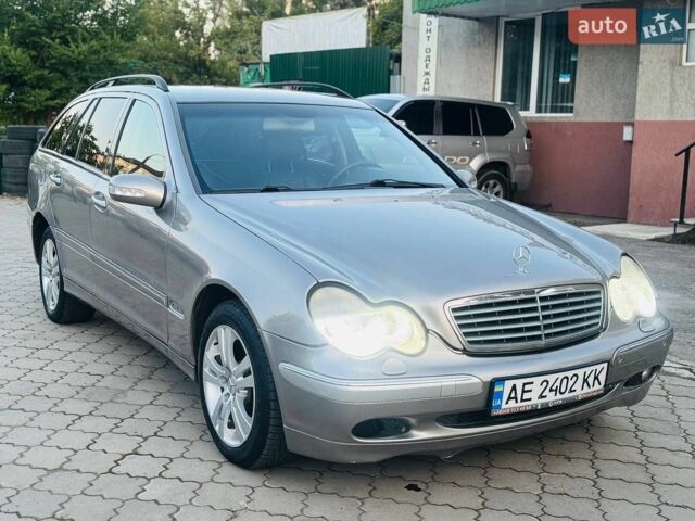 Сірий Мерседес Ц-Клас, об'ємом двигуна 2.69 л та пробігом 255 тис. км за 4500 $, фото 1 на Automoto.ua