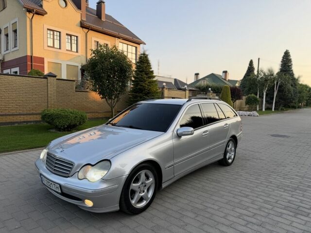 Сірий Мерседес Ц-Клас, об'ємом двигуна 1.8 л та пробігом 244 тис. км за 4996 $, фото 1 на Automoto.ua
