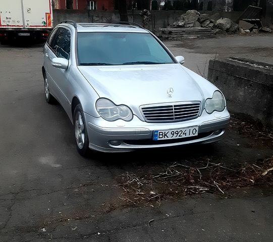Сірий Мерседес Ц-Клас, об'ємом двигуна 2.7 л та пробігом 0 тис. км за 4500 $, фото 1 на Automoto.ua