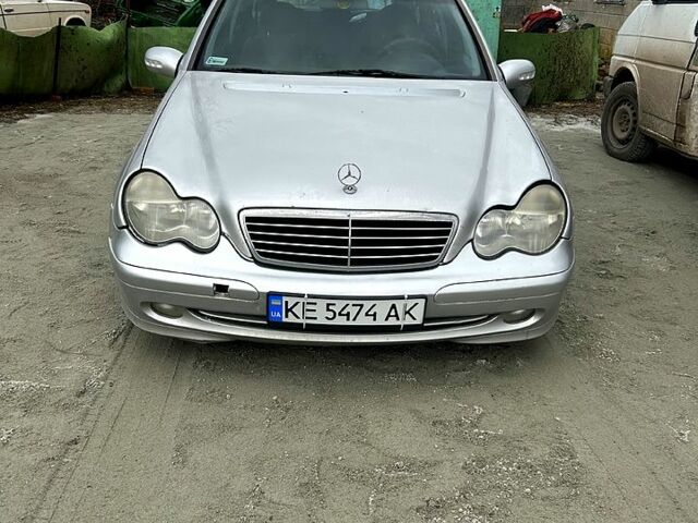 Серый Мерседес Ц-Класс, объемом двигателя 1.8 л и пробегом 330 тыс. км за 3500 $, фото 1 на Automoto.ua