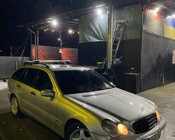 Сірий Мерседес Ц-Клас, об'ємом двигуна 2.69 л та пробігом 370 тис. км за 4350 $, фото 1 на Automoto.ua