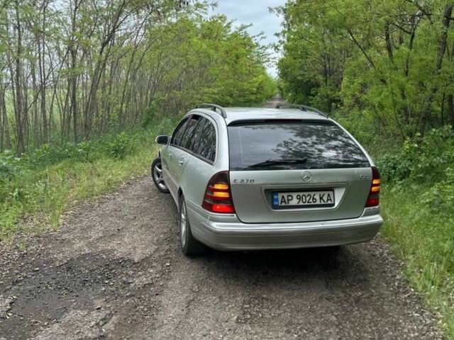 Сірий Мерседес Ц-Клас, об'ємом двигуна 2.7 л та пробігом 400 тис. км за 4400 $, фото 1 на Automoto.ua