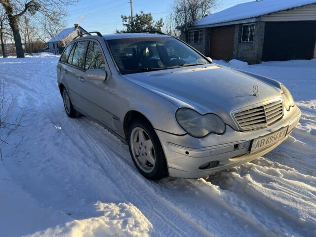 Серый Мерседес Ц-Класс, объемом двигателя 2.1 л и пробегом 340 тыс. км за 3200 $, фото 1 на Automoto.ua