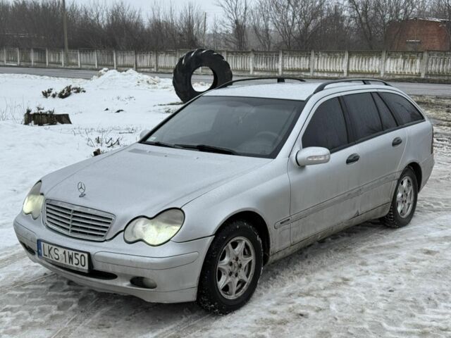 Сірий Мерседес Ц-Клас, об'ємом двигуна 2.2 л та пробігом 245 тис. км за 2500 $, фото 1 на Automoto.ua
