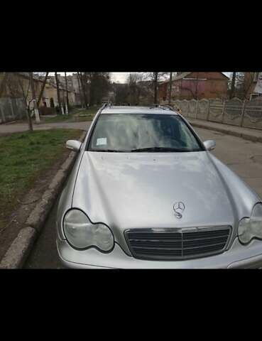 Серый Мерседес Ц-Класс, объемом двигателя 1.8 л и пробегом 207 тыс. км за 3900 $, фото 1 на Automoto.ua
