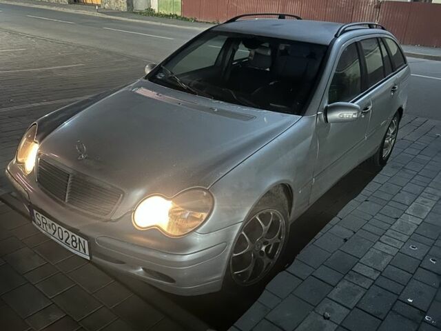 Сірий Мерседес Ц-Клас, об'ємом двигуна 2.2 л та пробігом 330 тис. км за 3500 $, фото 1 на Automoto.ua