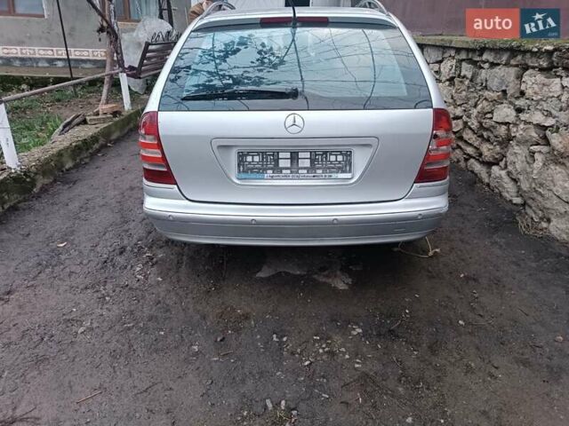 Серый Мерседес Ц-Класс, объемом двигателя 2.2 л и пробегом 400 тыс. км за 1500 $, фото 1 на Automoto.ua