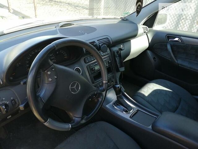 Серый Мерседес Ц-Класс, объемом двигателя 1.8 л и пробегом 370 тыс. км за 4500 $, фото 1 на Automoto.ua