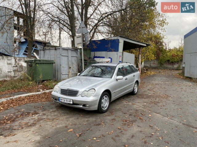 Серый Мерседес Ц-Класс, объемом двигателя 1.8 л и пробегом 260 тыс. км за 4400 $, фото 1 на Automoto.ua