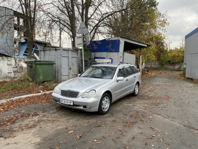 Сірий Мерседес Ц-Клас, об'ємом двигуна 1.8 л та пробігом 233 тис. км за 4600 $, фото 1 на Automoto.ua