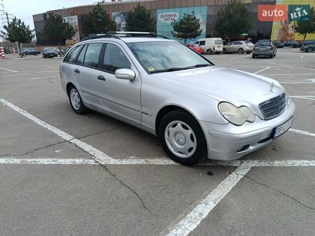 Серый Мерседес Ц-Класс, объемом двигателя 2.1 л и пробегом 520 тыс. км за 4000 $, фото 1 на Automoto.ua