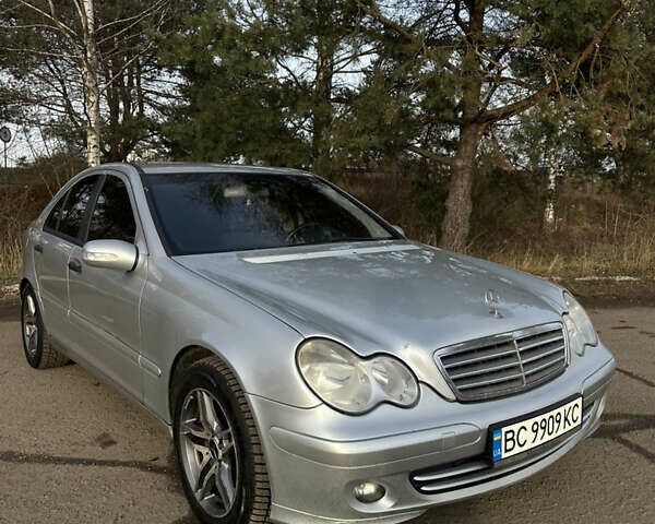 Серый Мерседес Ц-Класс, объемом двигателя 2.15 л и пробегом 387 тыс. км за 5500 $, фото 1 на Automoto.ua