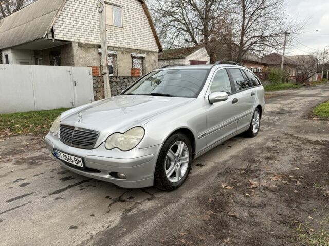 Серый Мерседес Ц-Класс, объемом двигателя 2.7 л и пробегом 220 тыс. км за 4750 $, фото 1 на Automoto.ua
