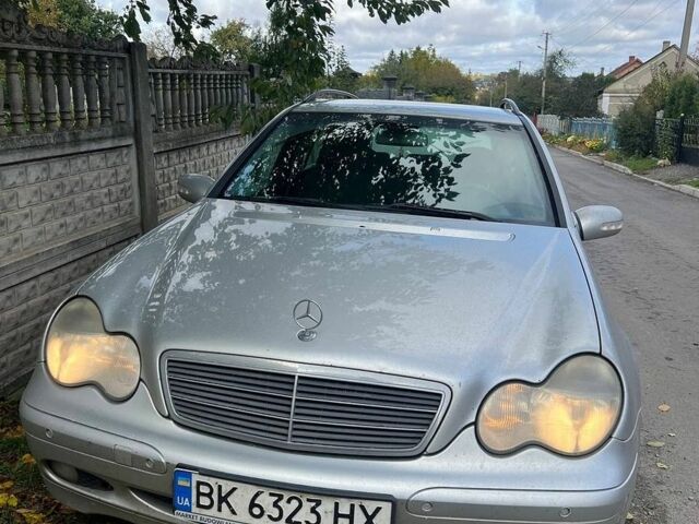Сірий Мерседес Ц-Клас, об'ємом двигуна 2.15 л та пробігом 430 тис. км за 3200 $, фото 1 на Automoto.ua