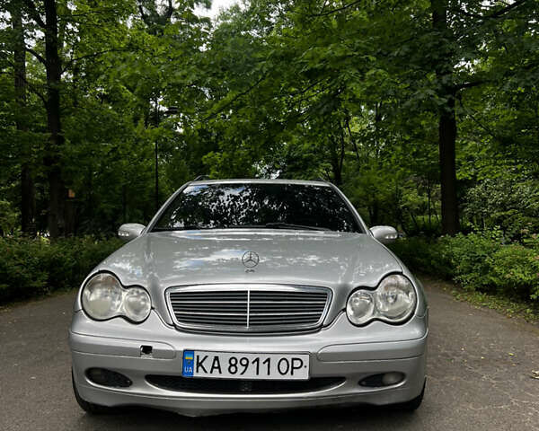 Серый Мерседес Ц-Класс, объемом двигателя 2.15 л и пробегом 342 тыс. км за 3800 $, фото 1 на Automoto.ua