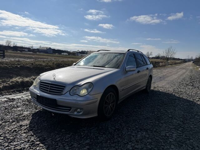 Сірий Мерседес Ц-Клас, об'ємом двигуна 2.2 л та пробігом 340 тис. км за 1800 $, фото 1 на Automoto.ua