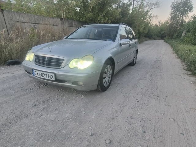 Сірий Мерседес Ц-Клас, об'ємом двигуна 1.8 л та пробігом 276 тис. км за 4108 $, фото 1 на Automoto.ua