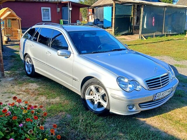 Сірий Мерседес Ц-Клас, об'ємом двигуна 2.7 л та пробігом 360 тис. км за 6450 $, фото 1 на Automoto.ua