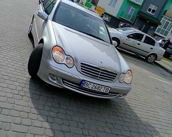 Сірий Мерседес Ц-Клас, об'ємом двигуна 1.8 л та пробігом 250 тис. км за 6300 $, фото 1 на Automoto.ua