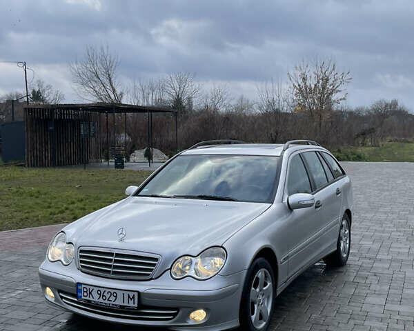 Сірий Мерседес Ц-Клас, об'ємом двигуна 1.8 л та пробігом 249 тис. км за 5500 $, фото 1 на Automoto.ua