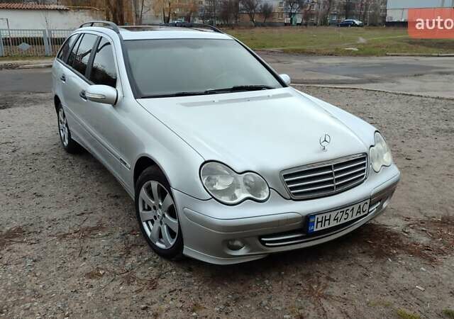 Серый Мерседес Ц-Класс, объемом двигателя 2.15 л и пробегом 310 тыс. км за 5680 $, фото 1 на Automoto.ua