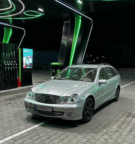 Серый Мерседес Ц-Класс, объемом двигателя 2.7 л и пробегом 300 тыс. км за 5300 $, фото 1 на Automoto.ua