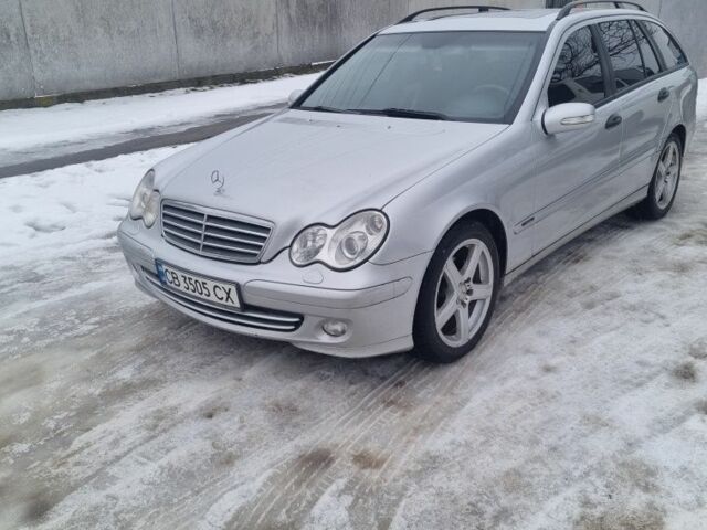 Сірий Мерседес Ц-Клас, об'ємом двигуна 2.2 л та пробігом 348 тис. км за 5600 $, фото 1 на Automoto.ua