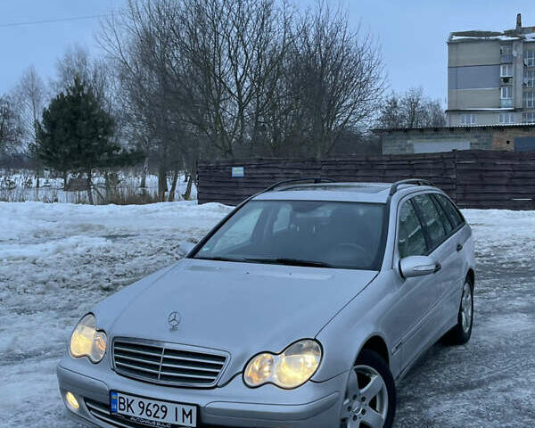 Сірий Мерседес Ц-Клас, об'ємом двигуна 1.8 л та пробігом 253 тис. км за 4900 $, фото 1 на Automoto.ua