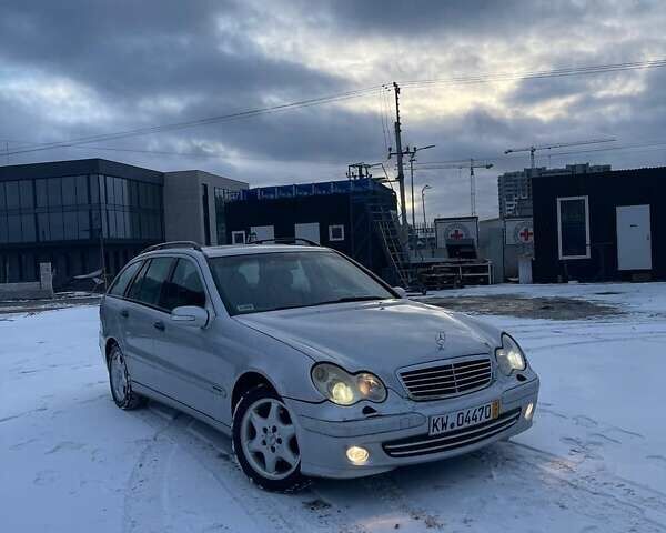 Сірий Мерседес Ц-Клас, об'ємом двигуна 2.2 л та пробігом 405 тис. км за 2500 $, фото 1 на Automoto.ua