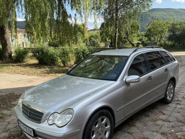 Сірий Мерседес Ц-Клас, об'ємом двигуна 2.1 л та пробігом 340 тис. км за 4500 $, фото 1 на Automoto.ua