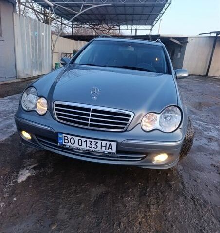 Сірий Мерседес Ц-Клас, об'ємом двигуна 1.8 л та пробігом 260 тис. км за 5300 $, фото 1 на Automoto.ua