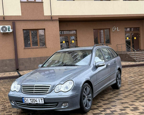 Сірий Мерседес Ц-Клас, об'ємом двигуна 2.15 л та пробігом 316 тис. км за 5500 $, фото 1 на Automoto.ua